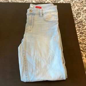 Skinny, stretchy jeans